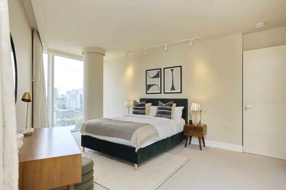Battersea Riverside Luxury Apartment