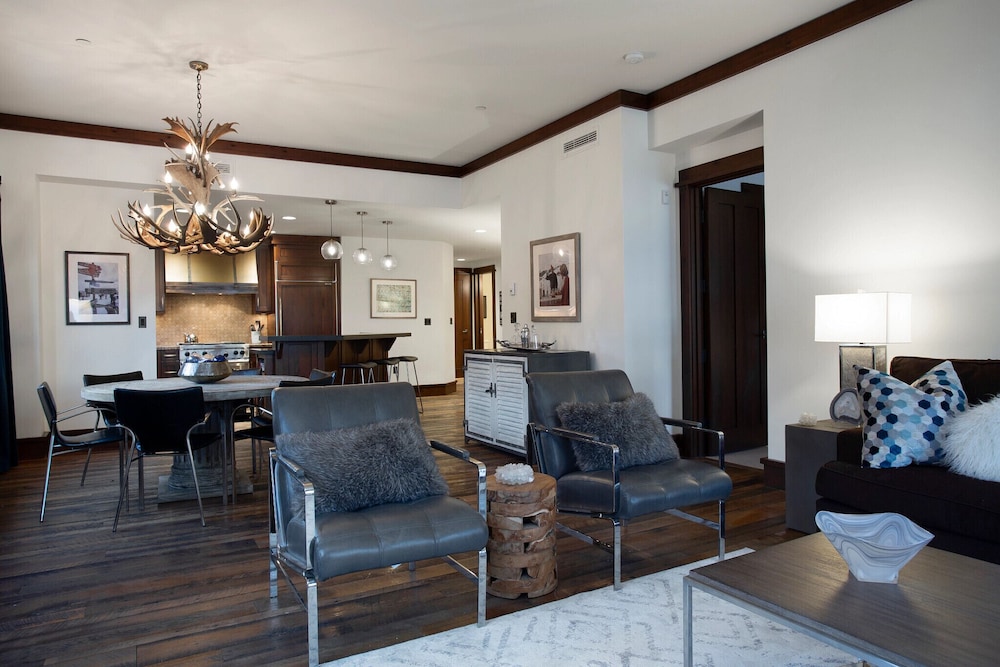 Arrowleaf Lodge- Two Bedroom Residence #209 2 Condo
