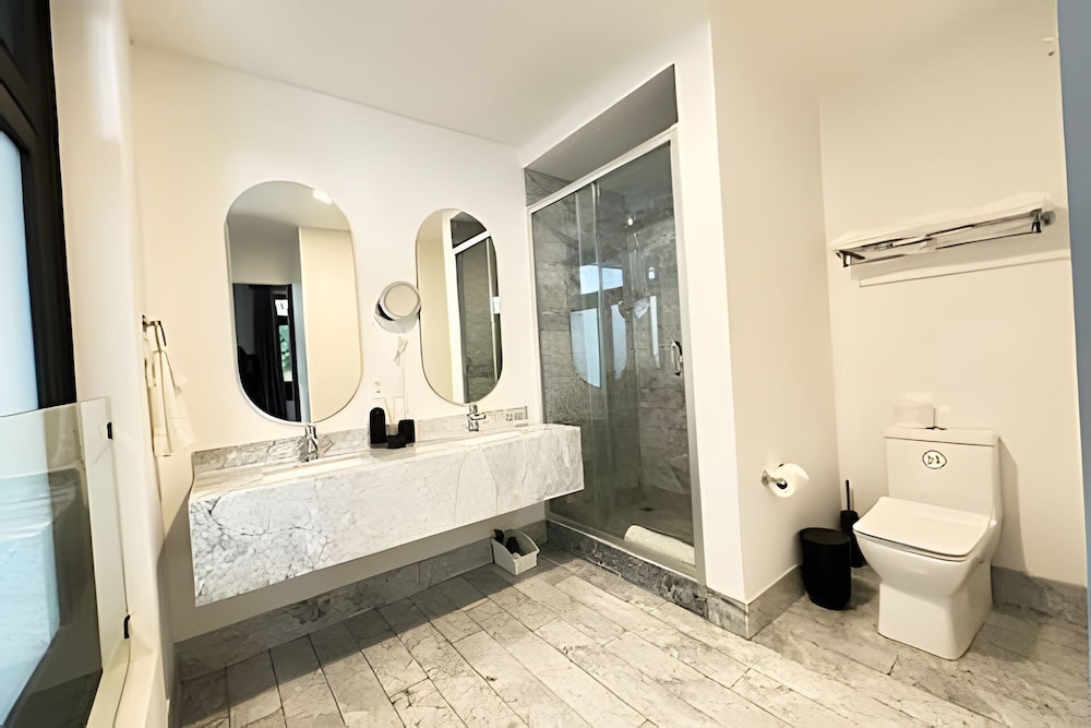 Modern Suite 2 - Heart of Roma Norte photo 2