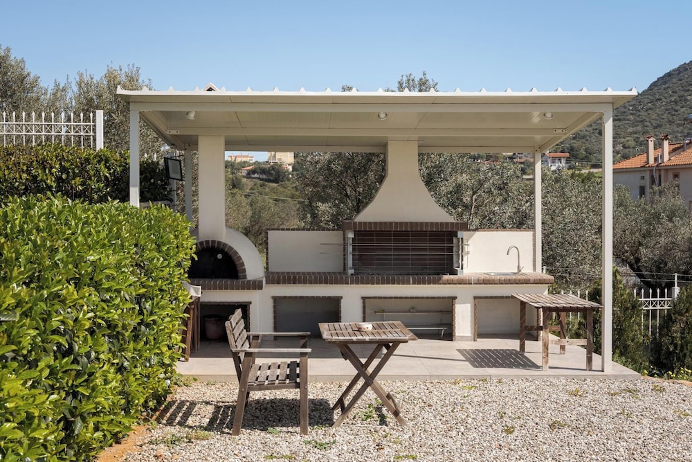 Ema's Guest House