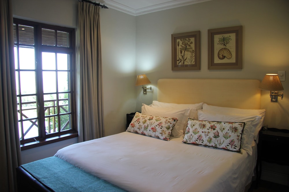 MontMartre Chalets and Guest House