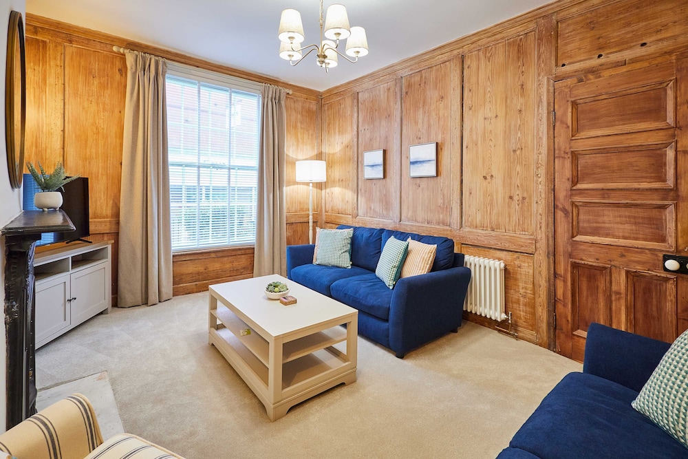 Host Stay Dalton House