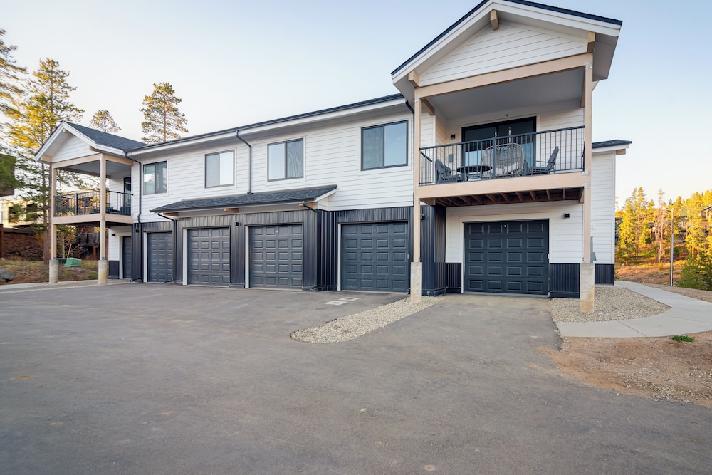 Mountain Retreat in Fraser w/ Garage & Deck!