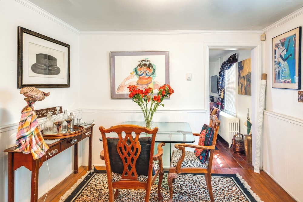 1 Mi to Old Town: Historic Area Gem in Alexandria