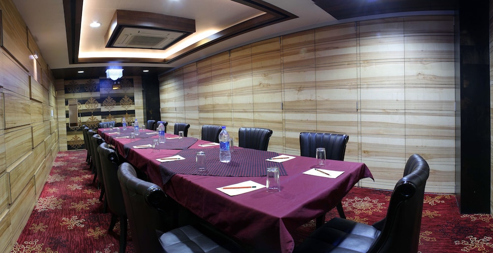 Hotel puneet international