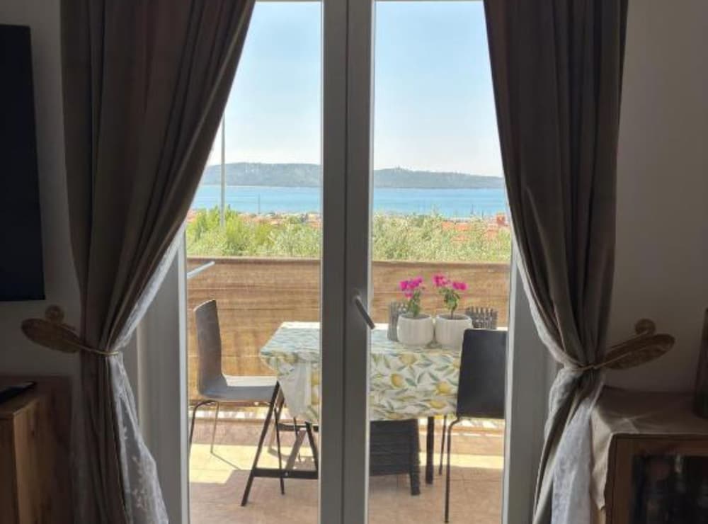 Dragon Castle - Sea View ,garden & Marina Kaštela