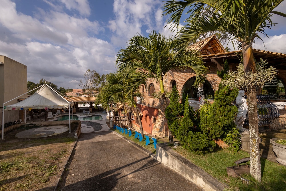 Casa de Campo Luxuosa c Piscina e Churrasqueira