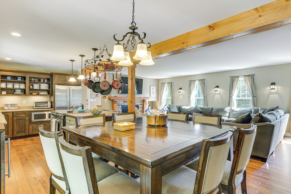 2 Mi to Golfing & Hiking: Spacious Wilmington Home