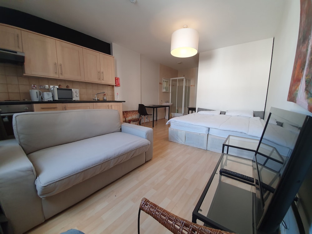 Studio Apartment in South Kensington 5