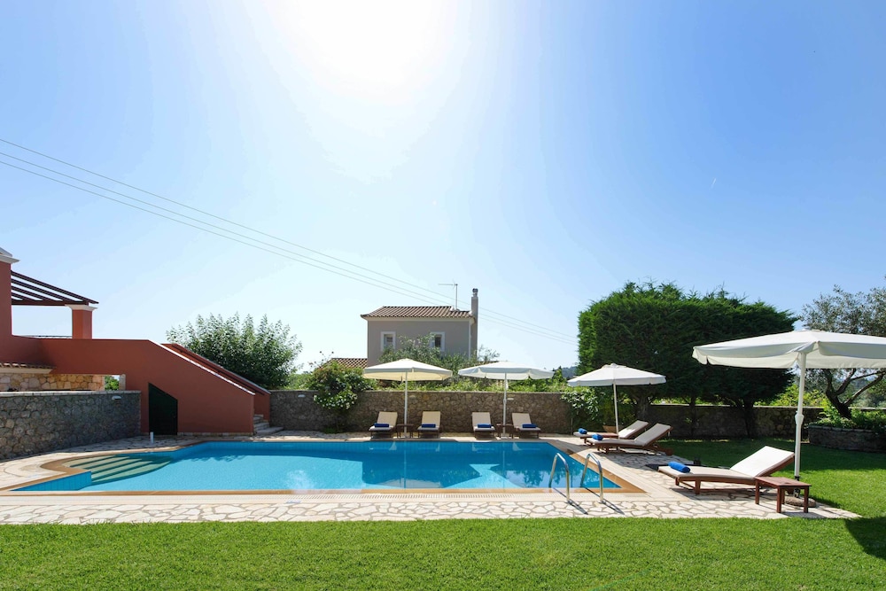 Il Tesori Dassia Villas