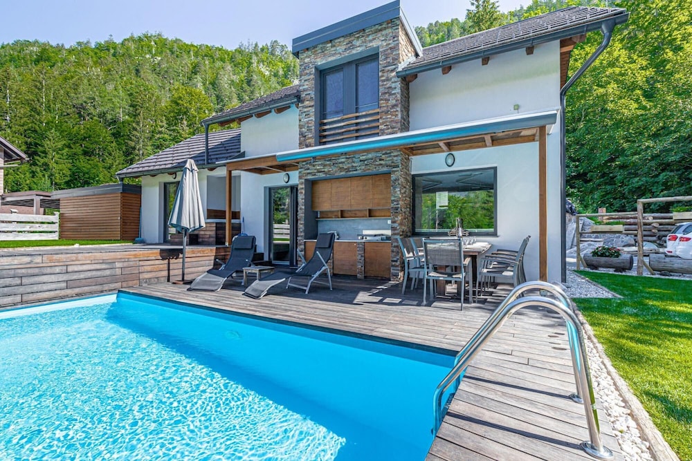 Pool Villa Katja Kranjska Gora view 4
