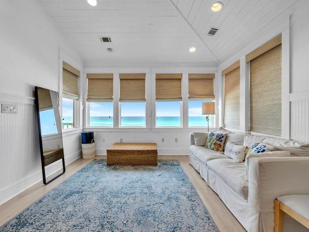 4BR Beachfront Home With Hot tub & Private Beach Access!