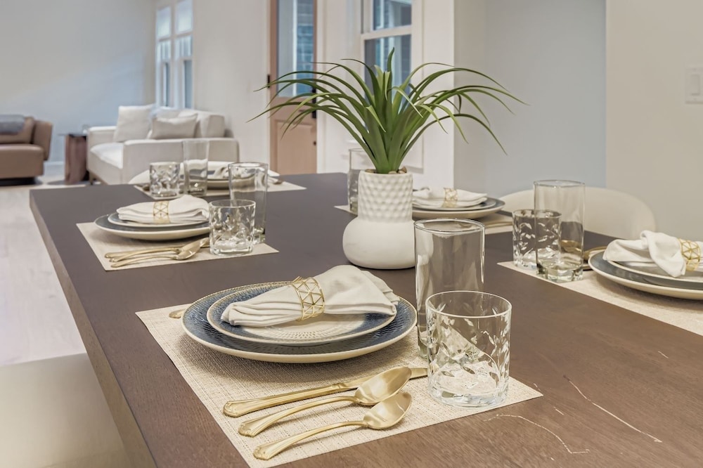 Old Town Luxe Retreat-walk To Main. Hottub-casita 173 4 Bedroom Home