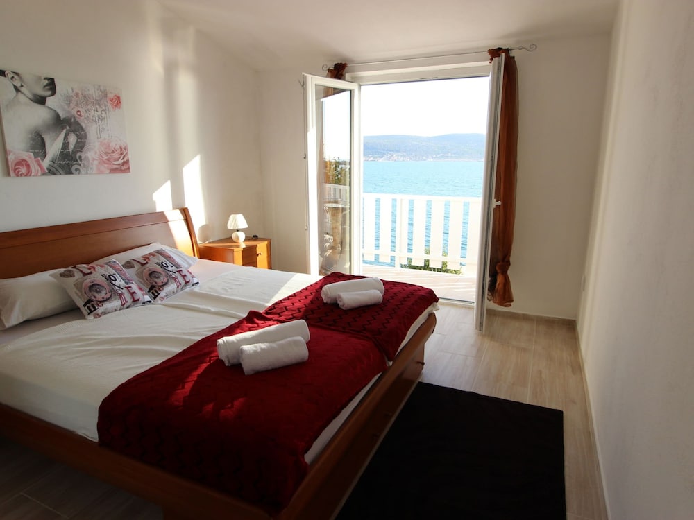 Apartment in Seline by the Sea view 4