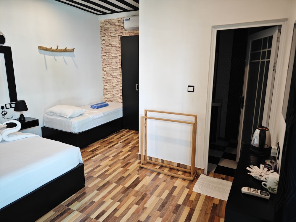 Dhonfulhafi Beach View & Spa view 5
