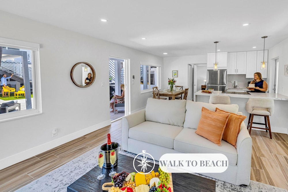 Beach Condo King Bed Lush Patio w BBQ Birch Key Six