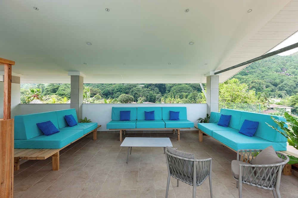 Joan Eco Relais