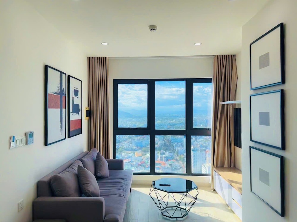 Gold Coast Balcony Serviced Apartment