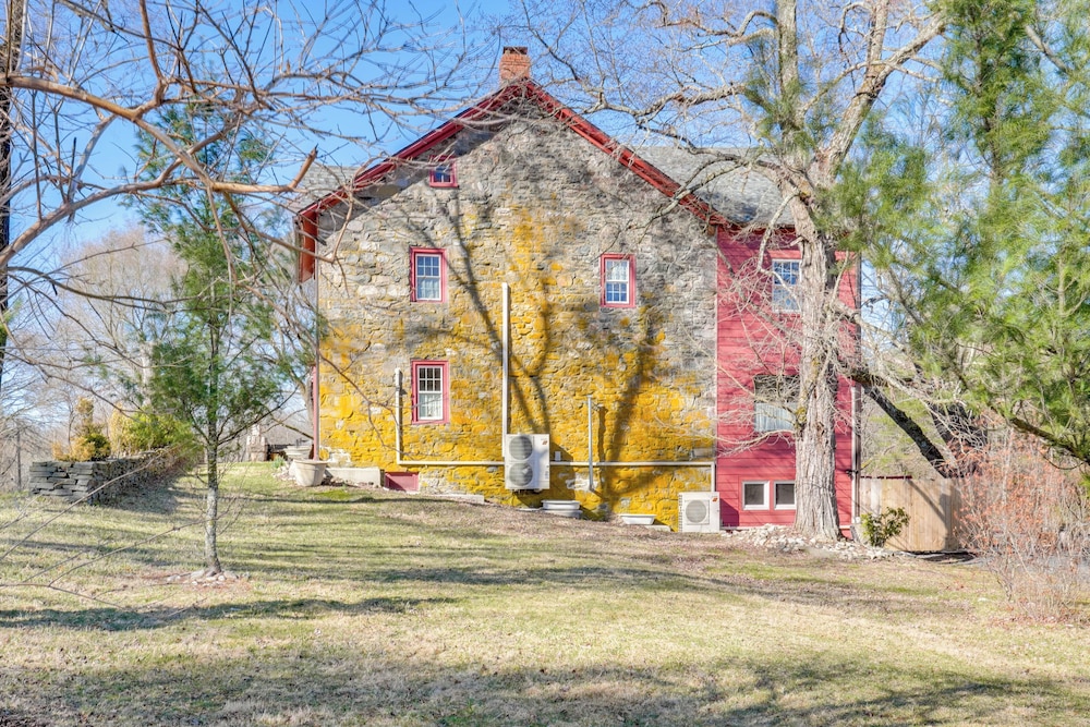 Pet Friendly: Historic East Stroudsburg Manor