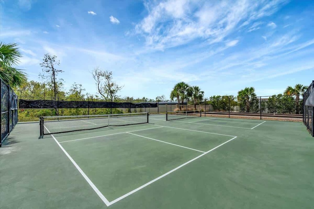 Golf Course Townhome Resort Amenities 2B Luxury
