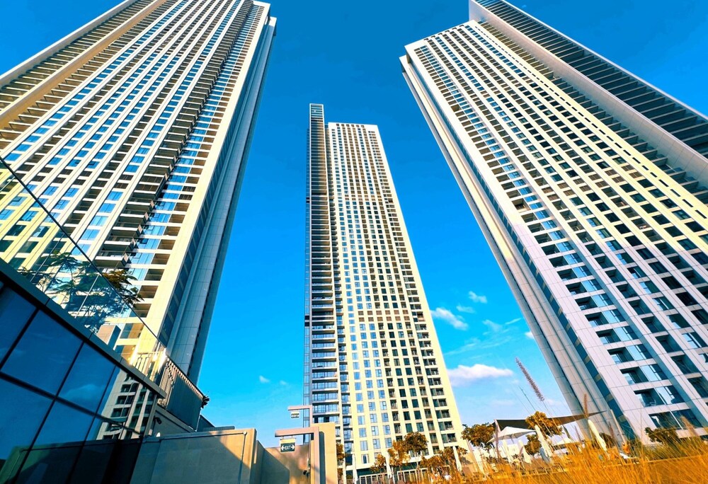 Elegant 1BR Apt Steps Away From Dubai Mall