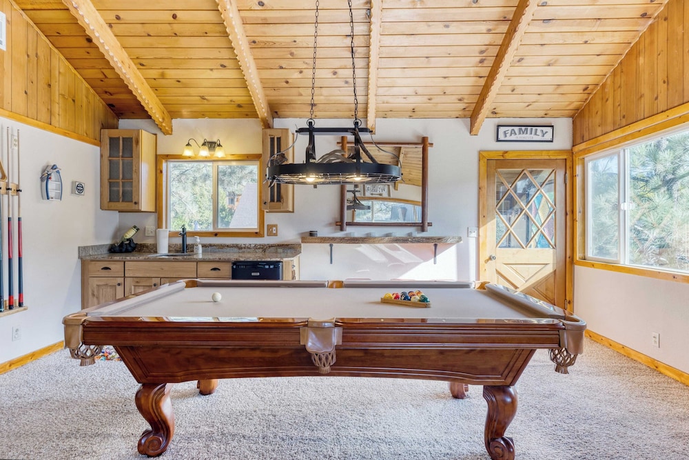Lakeside in Bearadise by Avantstay Gorgeous Mountain Cabin in Boulder Bay!