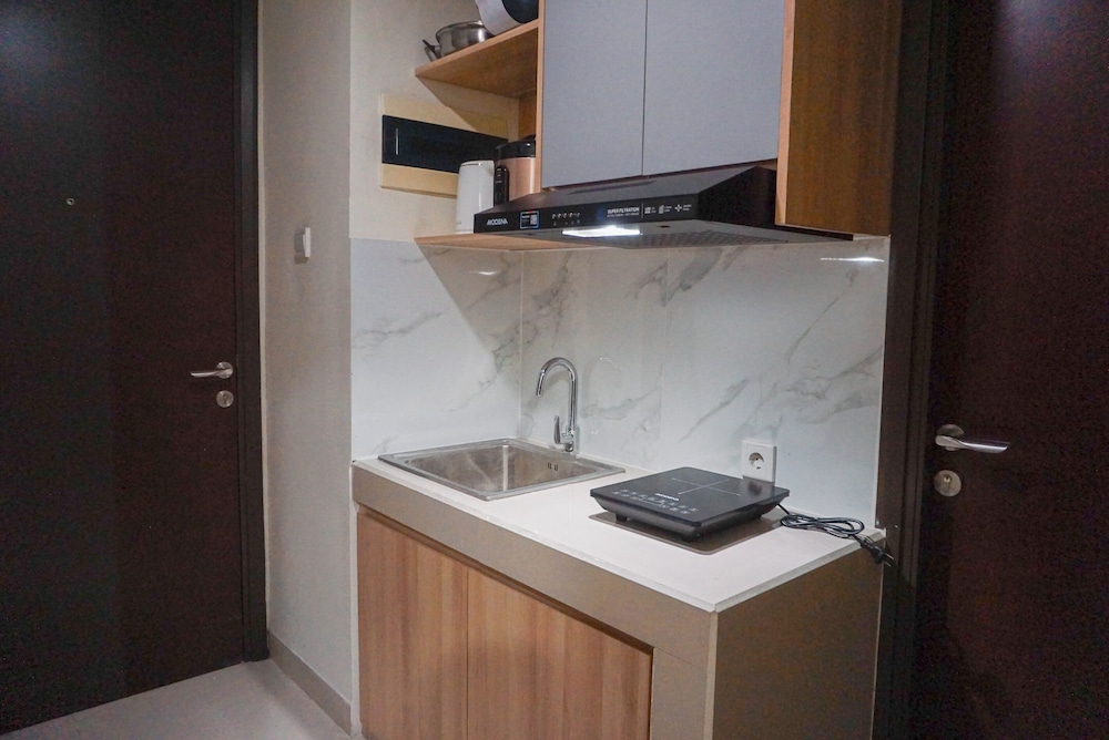 Cozy Living 2Br Apartment At Pollux Chadstone