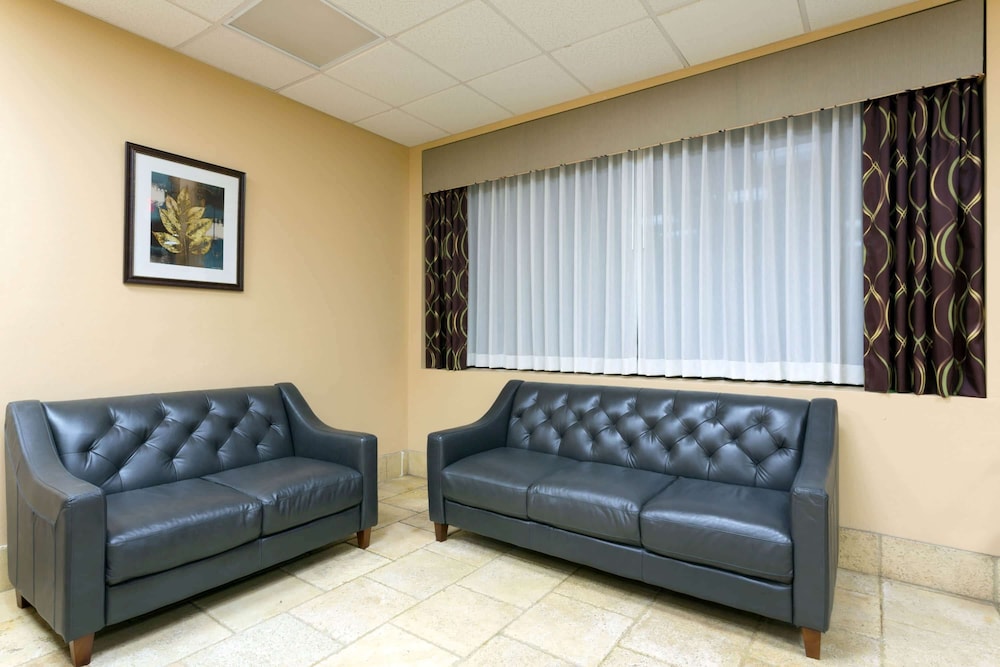 Lake Placid Vacations - Ramada by Wyndham Lake Placid - Property Image 2