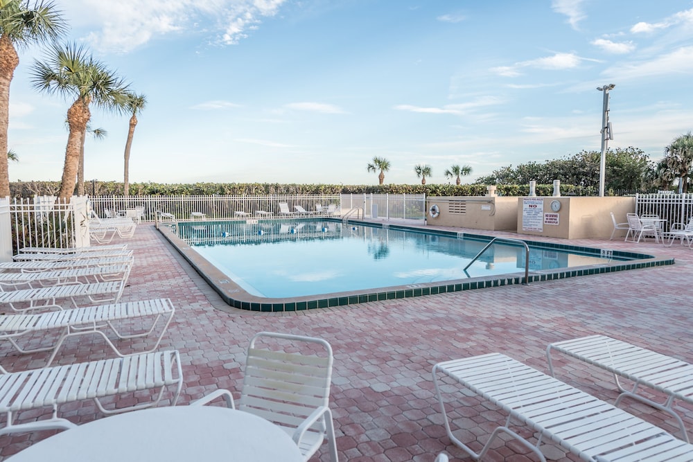 Canaveral Towers by Happy Palm Stays
