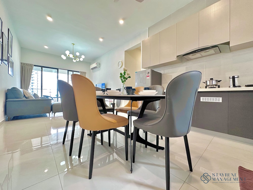 Country Garden Danga Bay Sea View Homestay by Stayrene