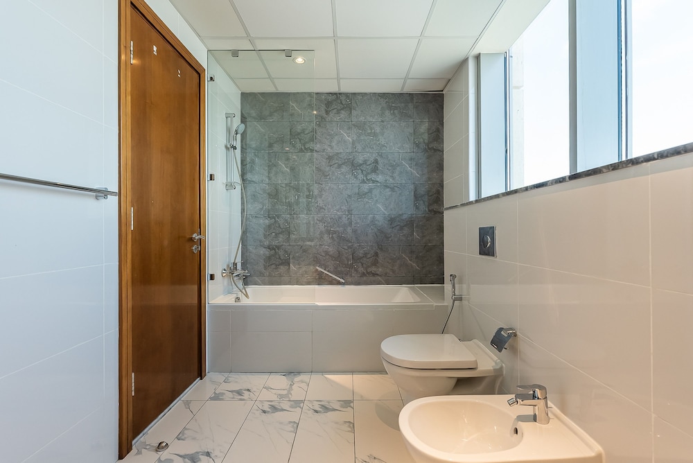 Noora Tower 4504 Business bay