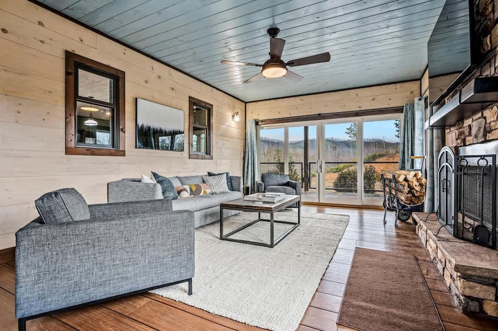 Sleeps18 Views 2 Hottubs Family Reunion Retreat