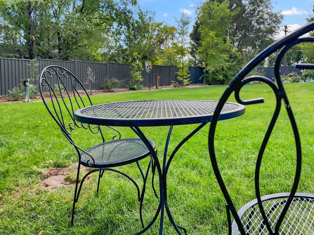 Quiet Garden Sanctuary 1 Bedroom Home