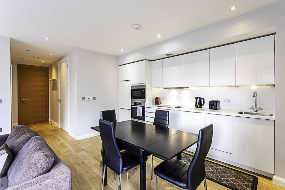 Wonderful Holborn Apartment