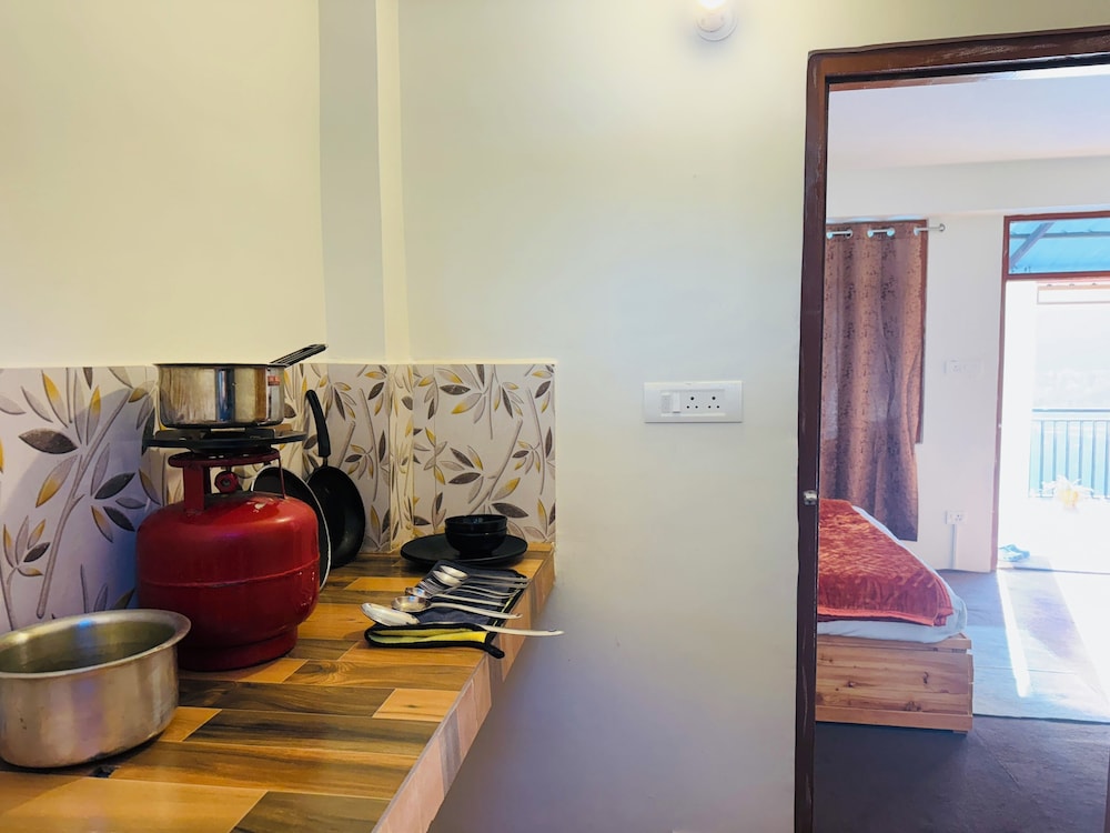 Aura by RA Manali - Mountain View