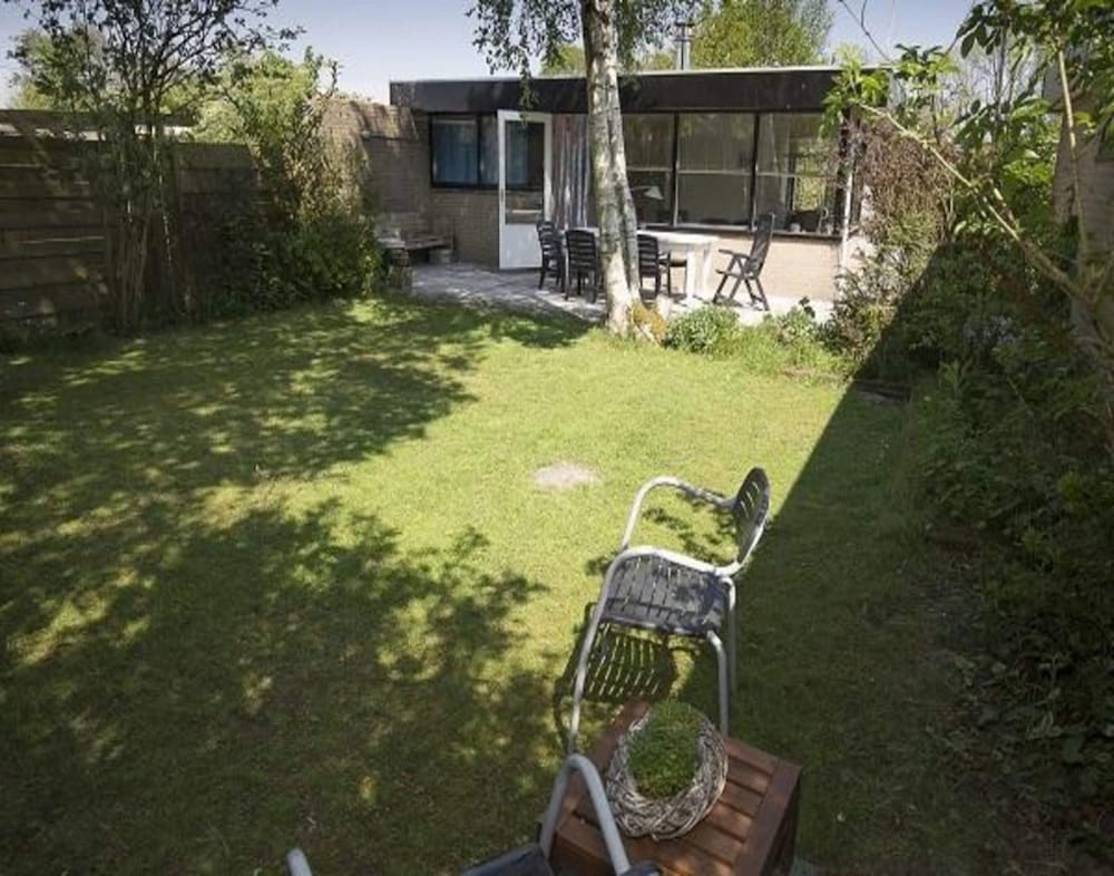 Family Bungalow With Garden