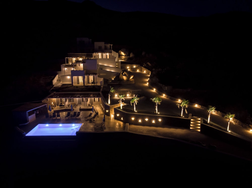 Mykonos4Islands Seaside Homes and Suites