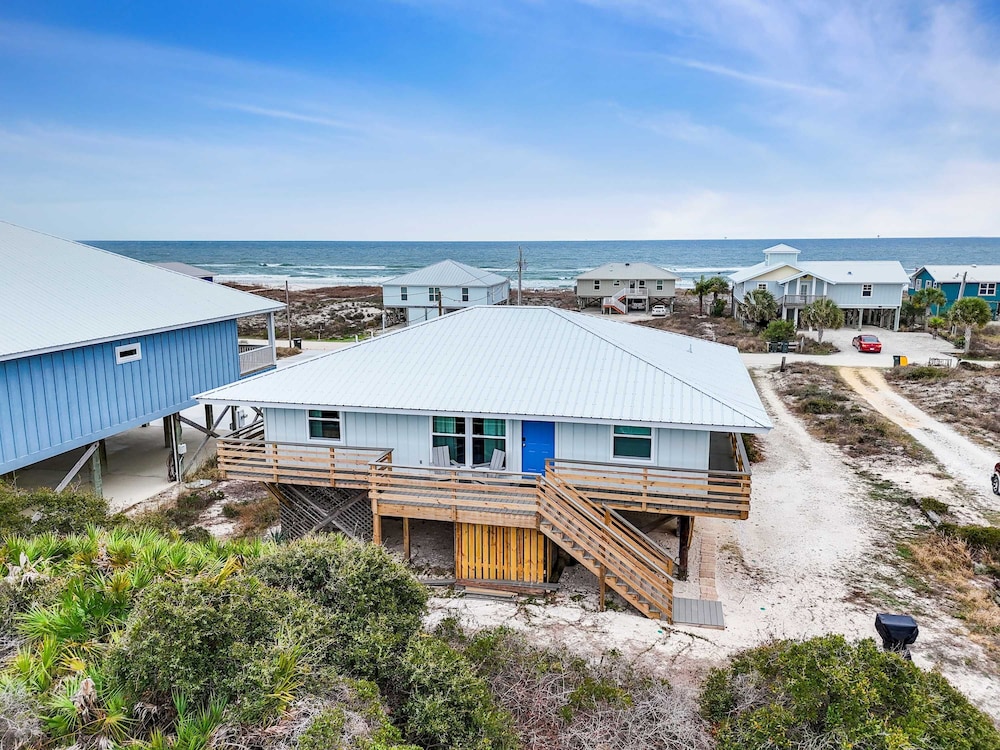 Beautiful Views Easy Beach & Bay Access