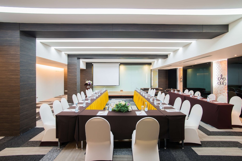 meeting & event spaces