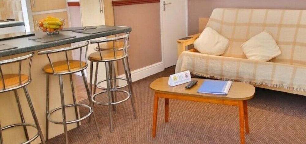 Lynton Apartments