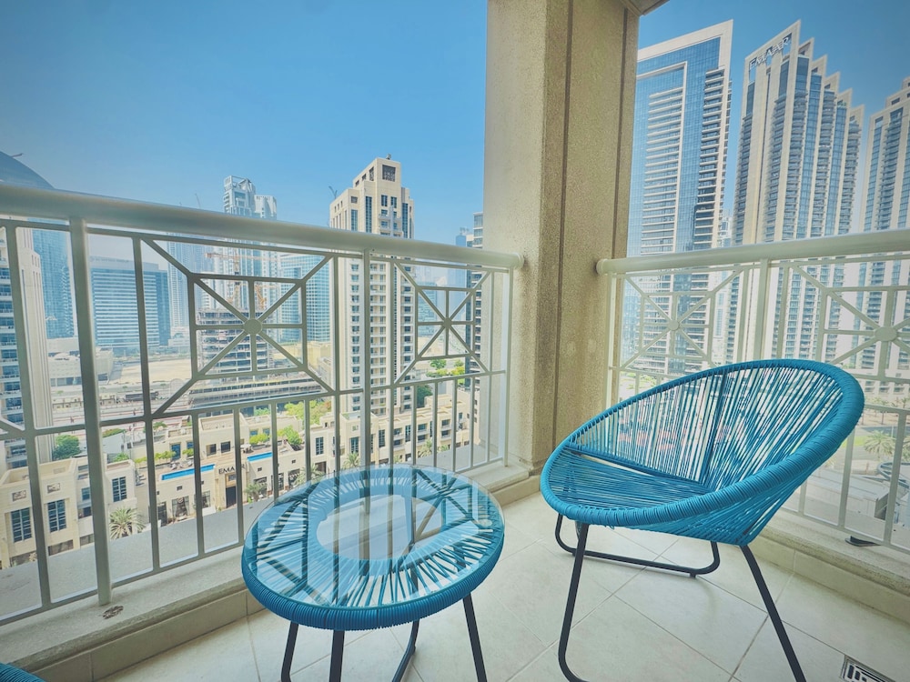 Venduras Sleek 1BR Near Burj Khalifa
