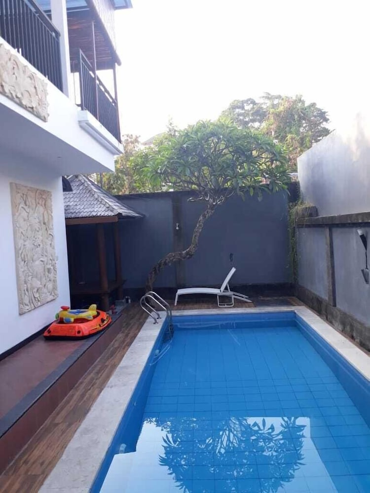 Kim Villa