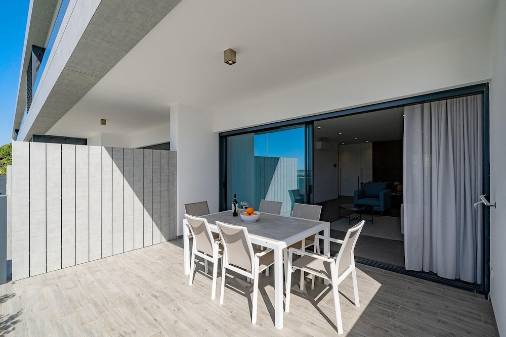 Deluxe Tavira Seaside Apartment by Ideal Homes view 4