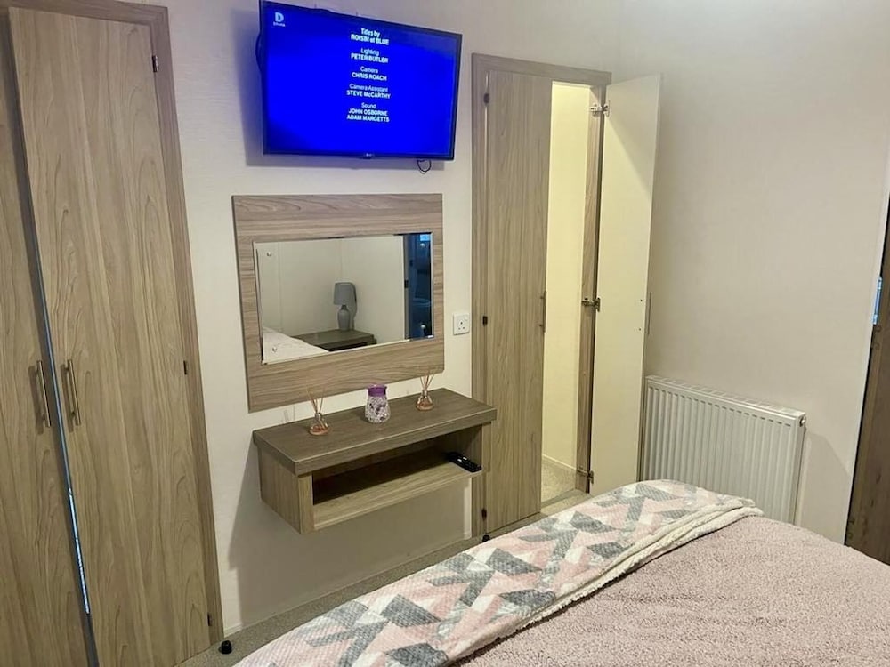 Sea Breeze Villa Near to Newquay Sleeping 6 Guests