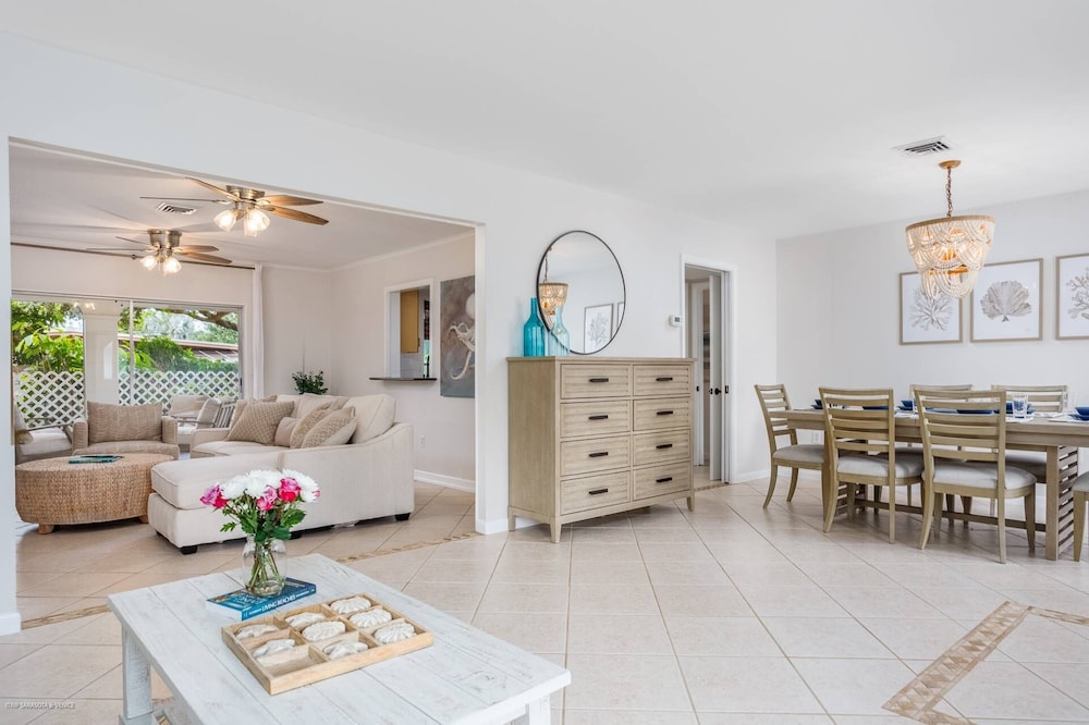 Nokomis Home Close to Beach