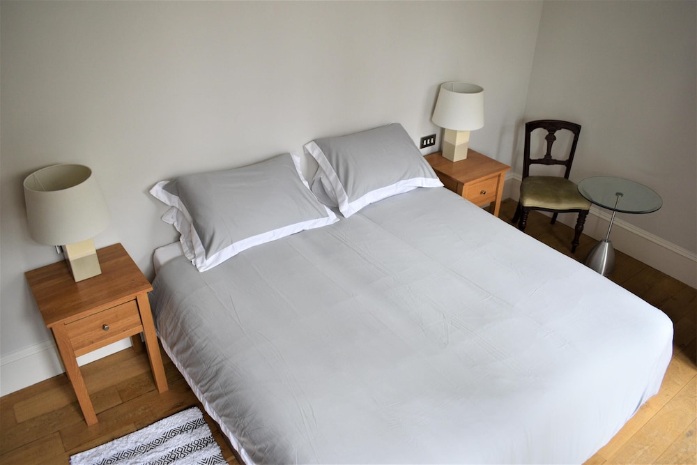 Historic Luxury Apartment in Inverness City Centre view 3
