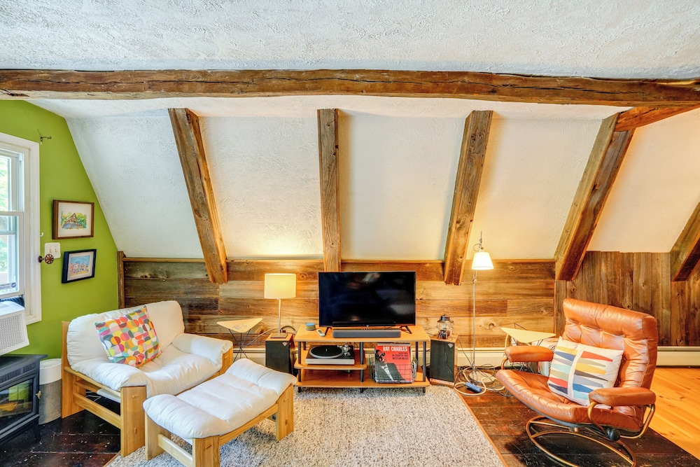 A-frame Cabin w/ Furnished Deck in Becket!