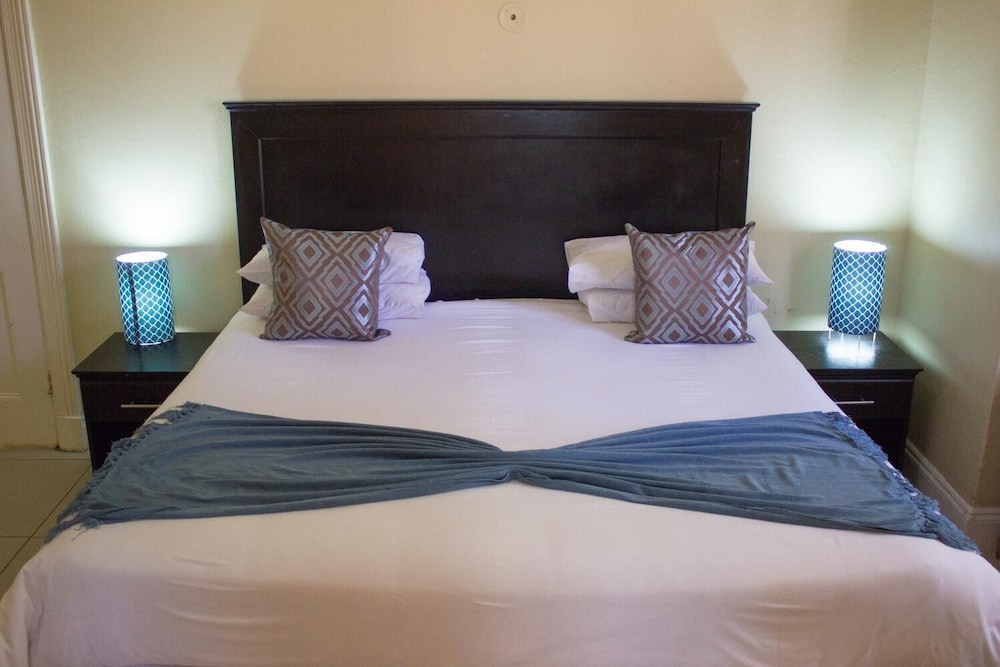 Maple's Guest House