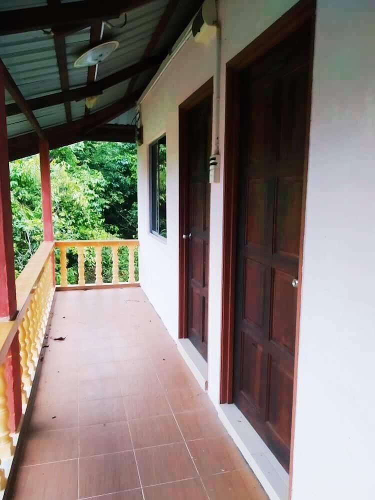 De Pauh Private Chalet & Island photo 1