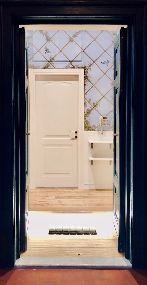 Audrey's Roman Holidays Suites&Rooms